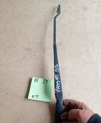Volkswagen PASSAT B5 Front wiper blade arm 154853125