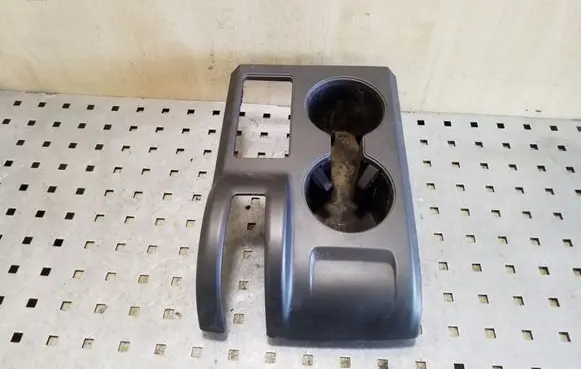 Cup holder front