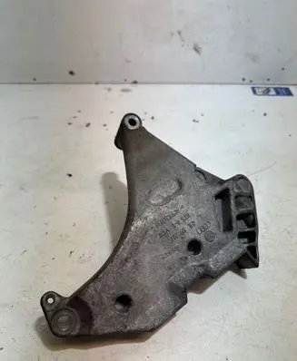 Volkswagen PASSAT B7 Engine mounting bracket 03L199207