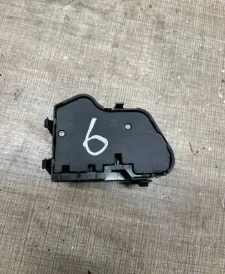 Mercedes-Benz C W204 Central locking switch button A2048706410 03151610