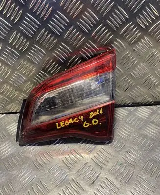Subaru Legacy Tailgate rear/tail lights