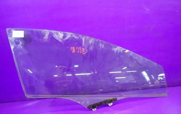 Honda Civic Front door window glass four-door