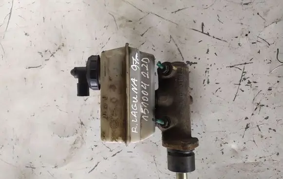 Renault Laguna I Master brake cylinder
