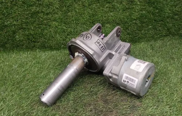 Opel Corsa D Steering wheel axle 13290397 901674374