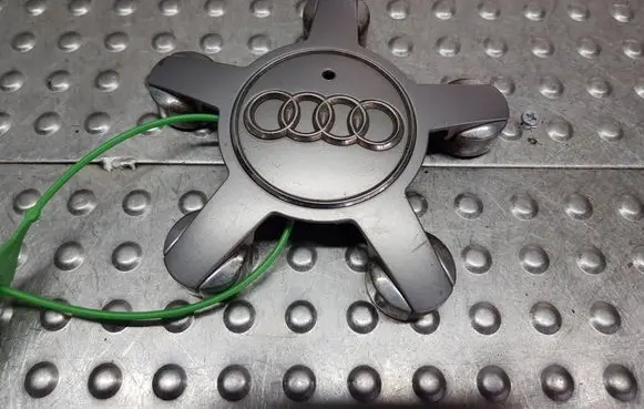 Audi A6 S6 C6 4F Original wheel cap S26371250 4F0601165N