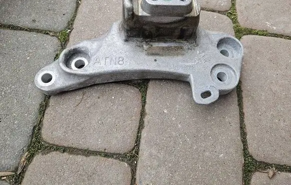 Opel Grandland X Gearbox mounting bracket 9813721980