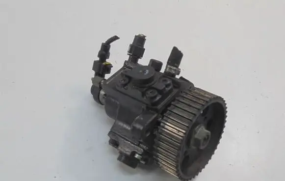 Opel Zafira B Fuel injection (other) 0445010150