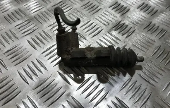 Toyota Corolla E110 Clutch master cylinder