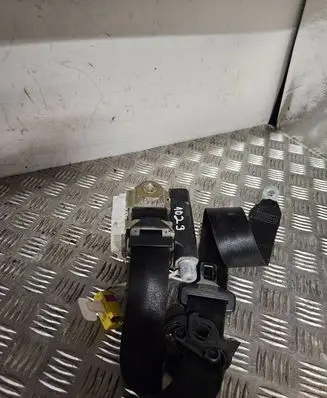 Volkswagen PASSAT B6 Front seatbelt 33042933 3C1857706R