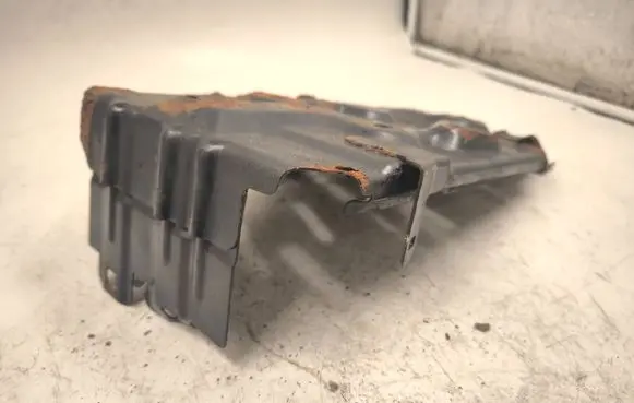 Nissan Primera Battery tray 