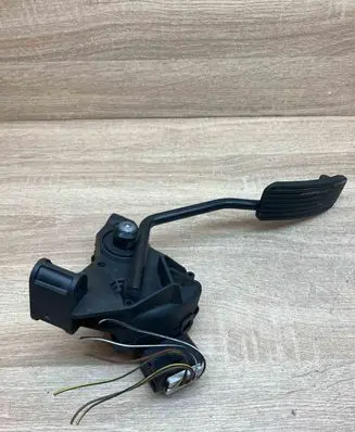 Opel Vectra C Accelerator throttle pedal 9186727 6PV008323 WithPlug