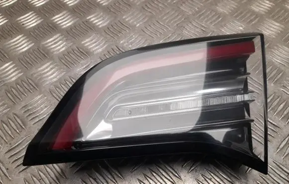Tesla Model 3 Rear/tail lights 1077402