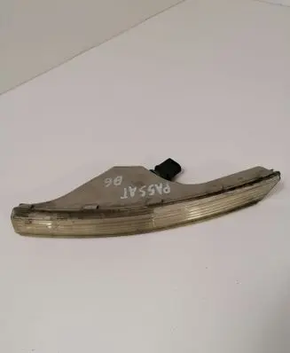 Volkswagen PASSAT B6 Front indicator light A044747