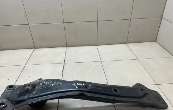 Nissan X-Trail T30 Front bumper cross member