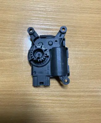 Skoda Octavia Mk3 (5E) A/C air flow flap actuator/motor CZ1168900911 2Q0907511G
