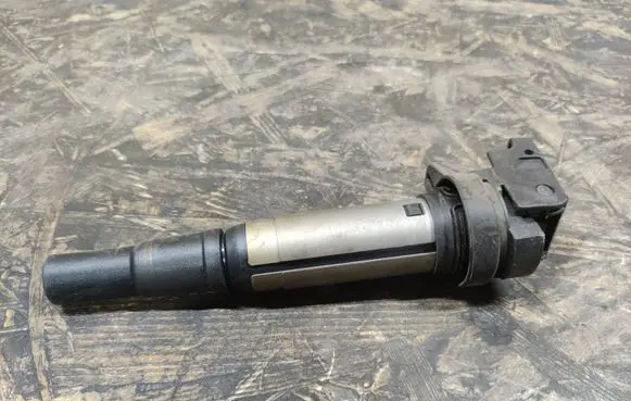 Citroen DS7 Crossback High voltage ignition coil V757501080