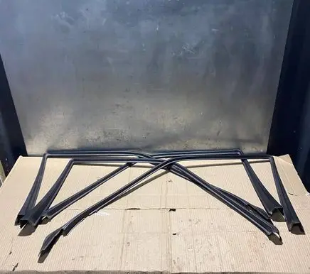 Mercedes-Benz E W124 Front door glass trim molding 1247350171 1247250171