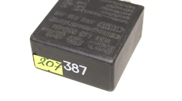 Audi A6 S6 C5 4B Light relay 4B0919471
