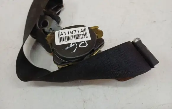 Opel Astra F Rear seatbelt 