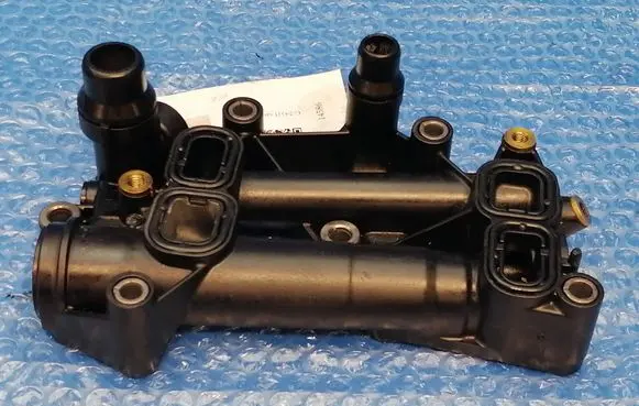 BMW X5 F15 Oil filter mounting bracket 70379335