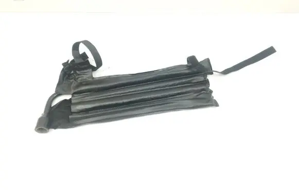 Jeep Grand Cherokee (WK) Wheel nut wrench 