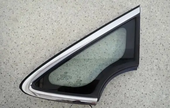 KIA Ceed Side middle window/glass 