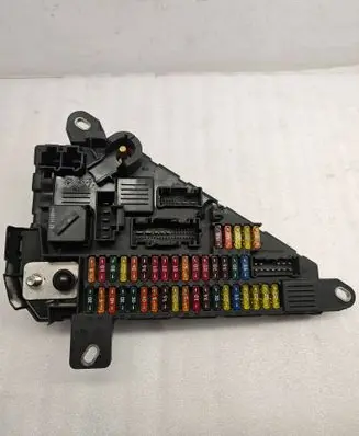 BMW 5 E60 E61 Fuse module 6906619