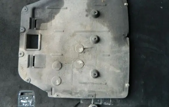BMW 2 F45 Engine splash shield/under tray F45OSLONA