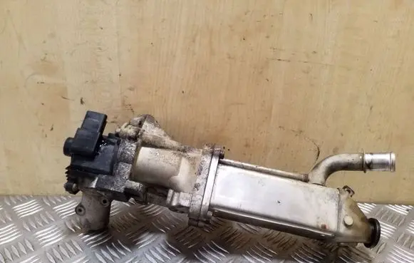 Land Rover Freelander 2 - LR2 EGR valve cooler 96585702
