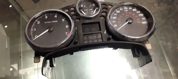 Peugeot 207 Speedometer (instrument cluster) 9662904180