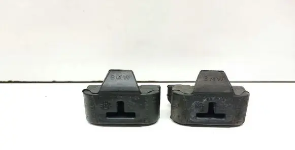 BMW 3 E90 E91 Radiator mount bracket 7805310 17117805310