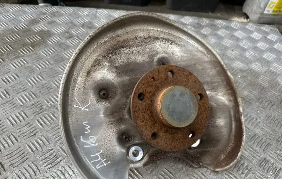 Audi A4 S4 B9 Rear wheel hub 8W0505435T
