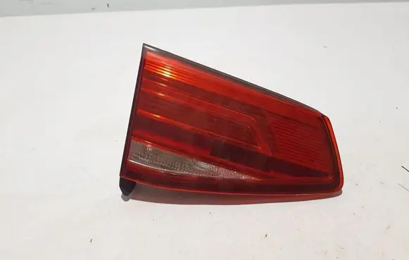 Volkswagen PASSAT B8 Tailgate rear/tail lights 3G9945093E