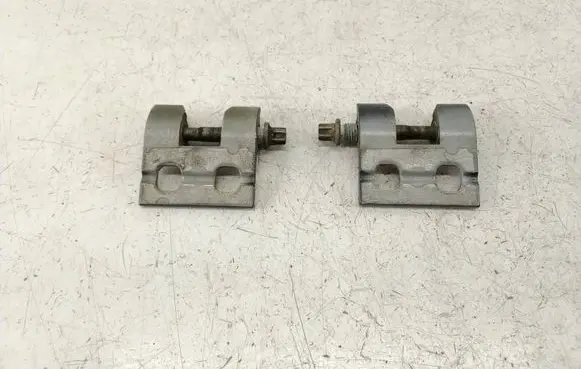 BMW X1 E84 Front door hinge set A046574