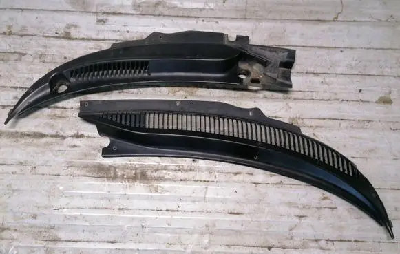 Chrysler 300M Wiper trim 04805014AC 04805015AC