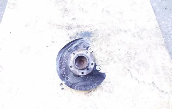 BMW 1 E81 E87 Front wheel hub 6764443