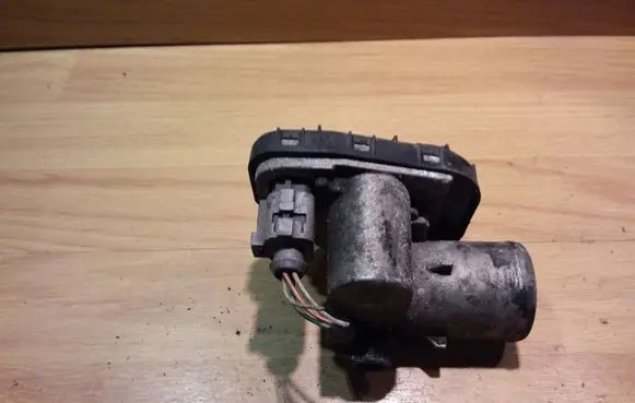 Renault Megane II Throttle valve 8200302798D