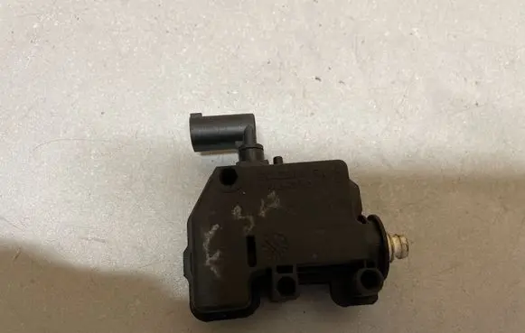 BMW 3 F30 F35 F31 Fuel tank cap lock 7270792