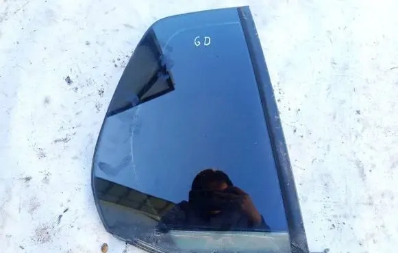 Volkswagen Golf VI Rear vent window glass AS2