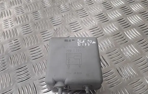 Vacuum air tank