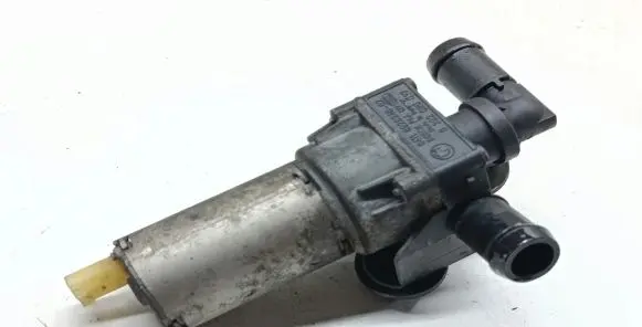 BMW 3 E90 E91 Coolant heater control valve 6928246 64116928246