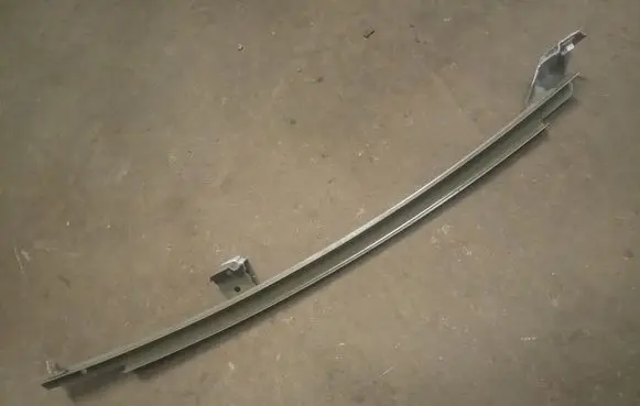 Toyota Yaris Rear door windshield rail 