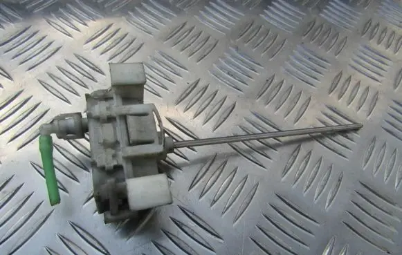 Audi A4 S4 B5 8D Central locking motor 8D0862153