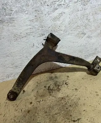 Citroen Xsara Picasso Front lower control arm/wishbone
