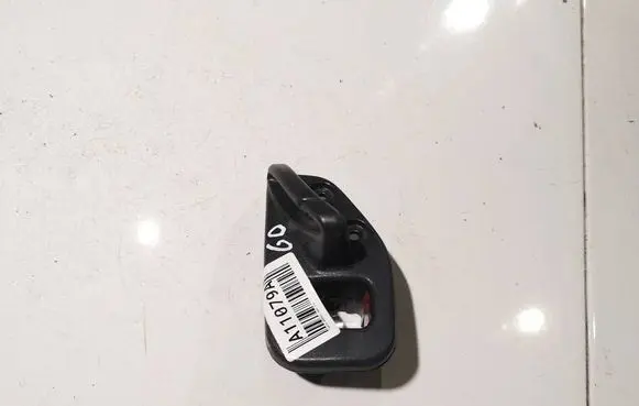 Toyota Avensis T250 Rear seat side bottom trim