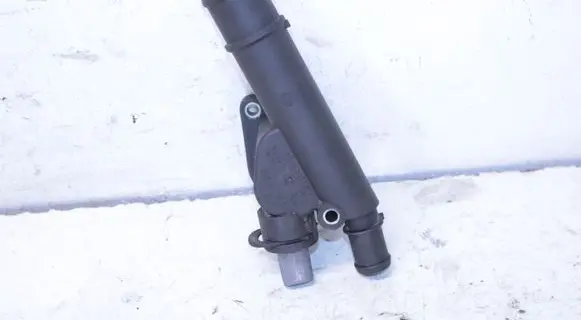 Thermostat/thermostat housing