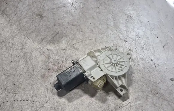 Mercedes-Benz R W251 Front door window regulator motor A2518200742 997082