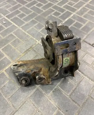 Toyota Corolla Verso AR10 Engine mount bracket 
