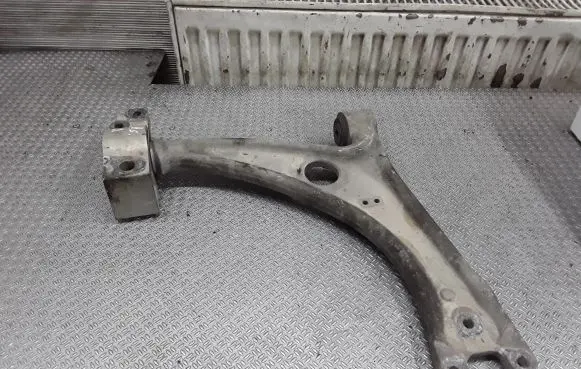Volkswagen PASSAT B6 Front lower control arm/wishbone