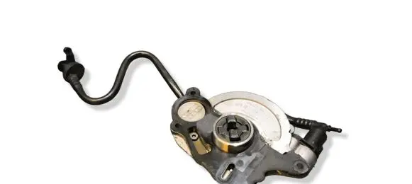 Volkswagen Golf VI Vacuum pump 03L145207